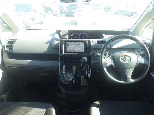 2010 Toyota Voxy